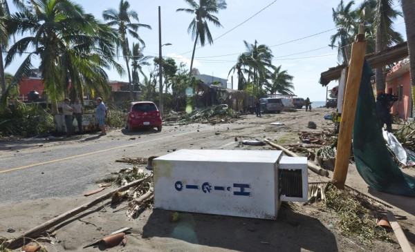 México: seis personas murieron en accidentes por huracán Patricia  