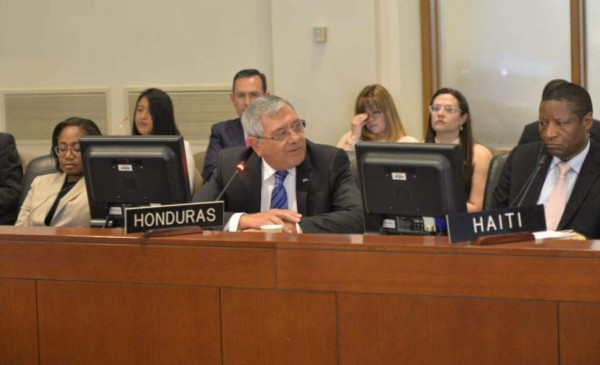 Honduras remueve a embajador en OEA, Leonidas Rosa Bautista