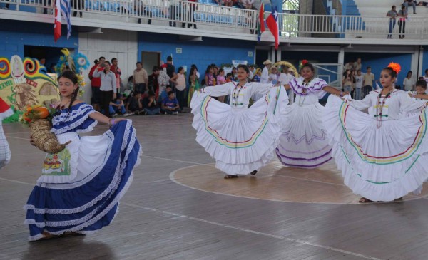 En Feria Hispana exaltan la cultura y el idioma español