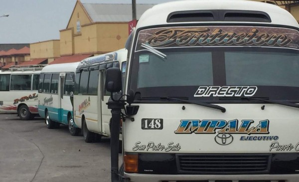 Conductores de empresa Impala paralizan buses tras asesinato de motorista