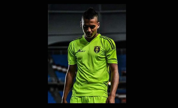 Por robarle el celular, futbolista colombiano herido de bala