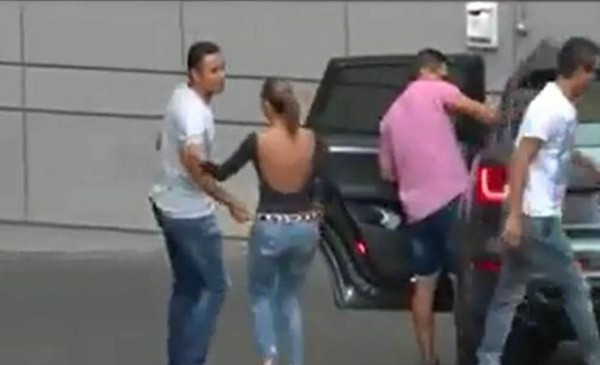 Video: El gesto de la esposa de Keylor con el tico