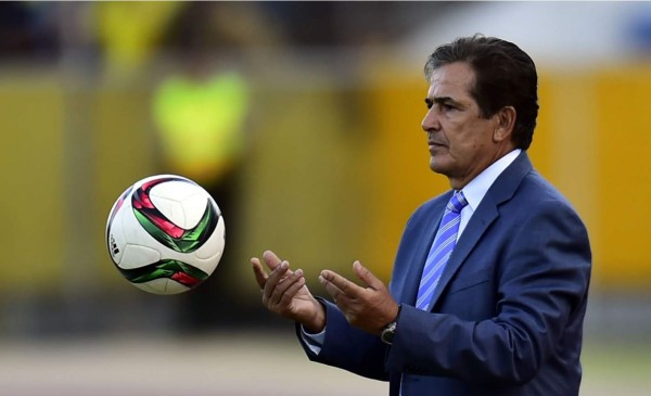 Jorge Luis Pinto surge como candidato para dirigir a Chile