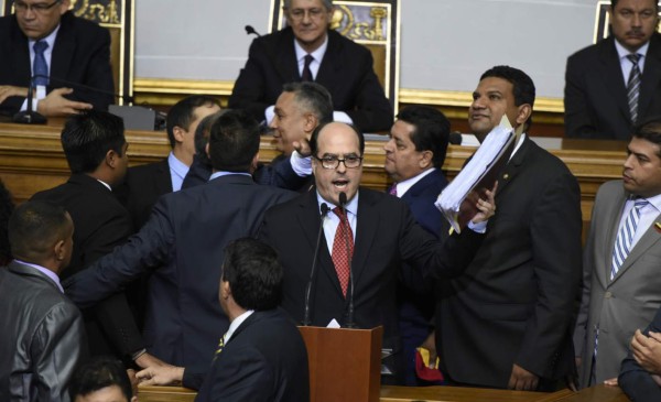 Tribunal declara en desacato al Parlamento venezolano