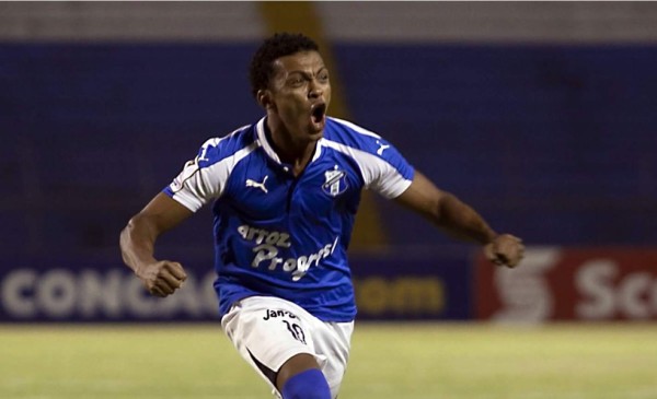 Honduras Progreso remonta a Pumas con dos golazos y sigue con vida