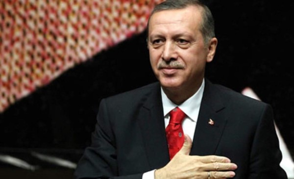 Presidente de Turquía evita que suicida se tire de un puente