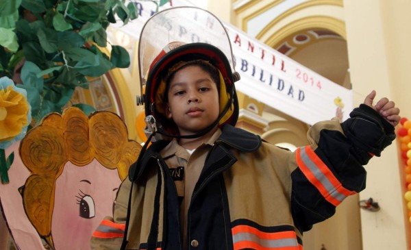 Con desfile cierra la 36 campaña infantil católica de San Pedro Sula