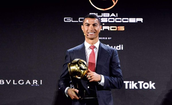 Cristiano Ronaldo gana el premio al mejor jugador del siglo XXI por delante de Messi