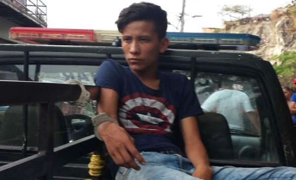 Un muerto deja persecución policial tras robo de un vehículo en Tegucigalpa