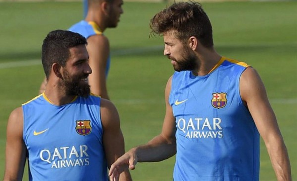 Turan entra en la convocatoria y Piqué es baja ante Deportivo