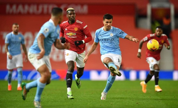 Amargo empate entre United y City en el derbi de Manchester
