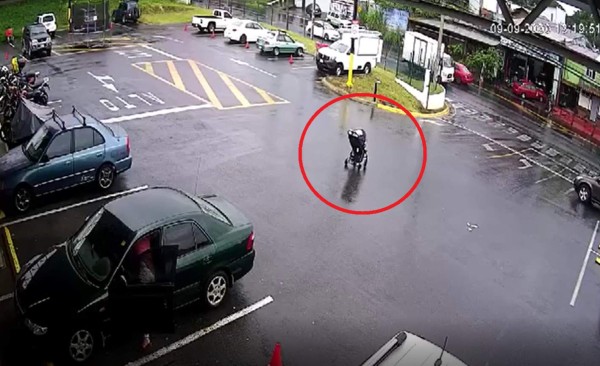 ¡De milagro!: Bebé se salva de morir atropellado en Costa Rica