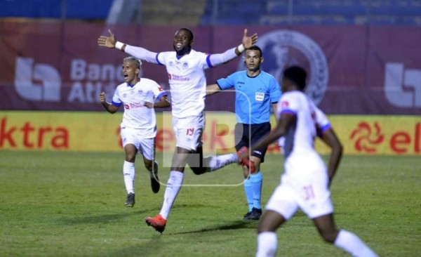 Yustin Arboleda marcó el gol de la victoria del Olimpia contra el Real España.