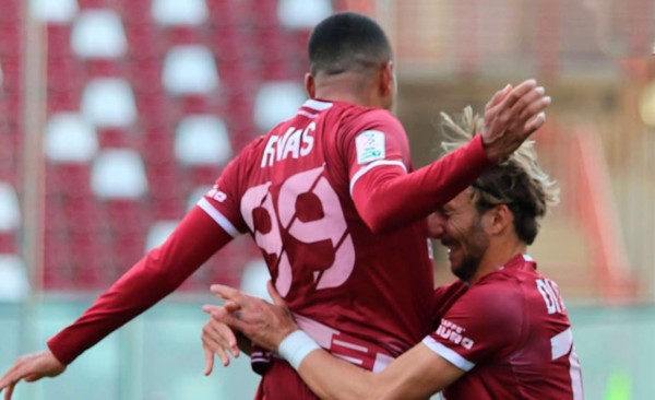 Rigo Rivas marca gol y da valioso triunfo al Reggina en la Serie B de Italia