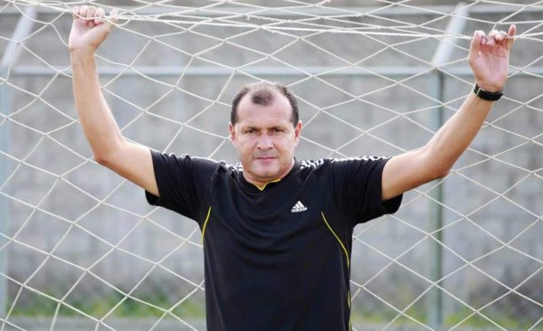 Wilmer Cruz podría dirigir al Platense