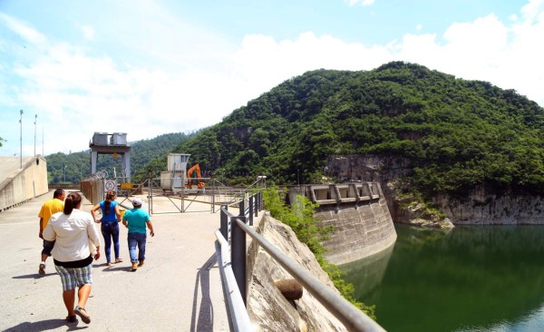 El Cajón, una represa y un destino turístico que maravilla a los hondureños