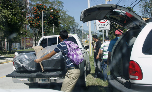 Cuatro hombres ingresan a una pulpería y matan a padre e hijo