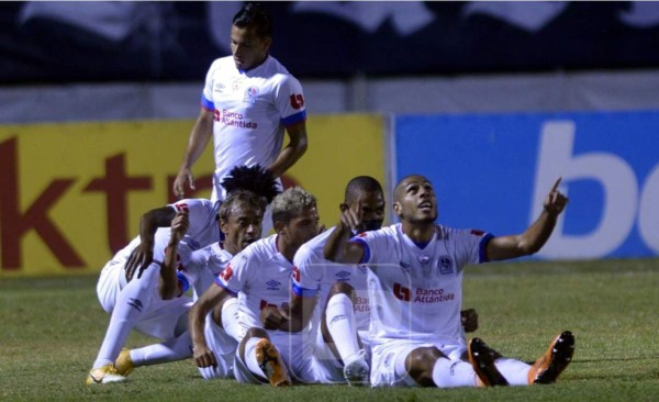 El Olimpia doblegó al Motagua tras un gran primer tiempo y quedó cerca de la finalísima.