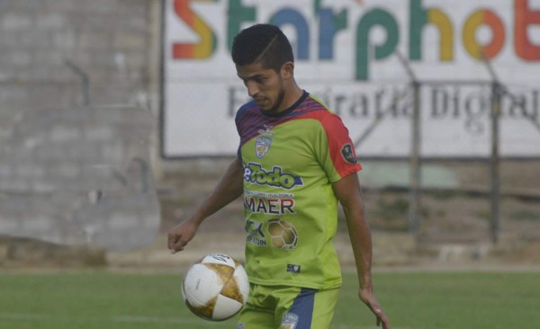 Juan Ramón Mejía, con ofertas del fútbol de El Salvador