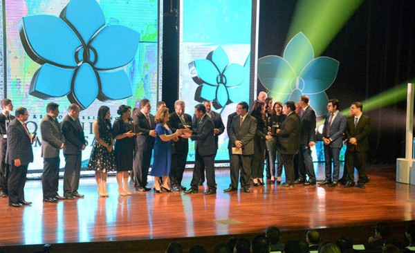 Cohonducafé gana Premio Presidencial Orquídea Empresarial