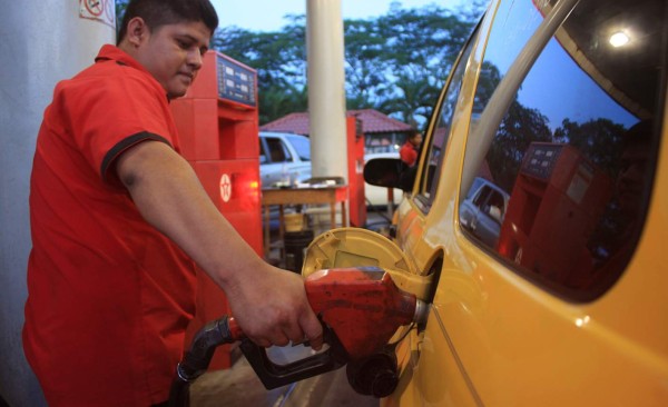 Gasolina superior subirá más de un lempira a partir de este lunes