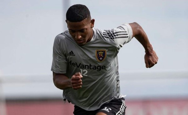 Douglas Martínez: 'Mi casa se llenó de agua, pero nos vamos a levantar'