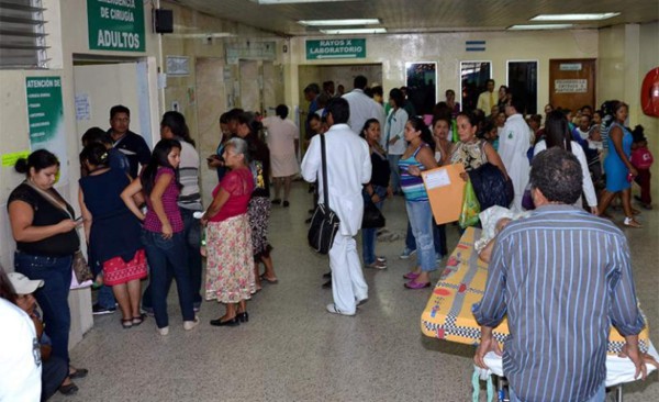 Hospitales atenderán solo emergencias en el feriadón