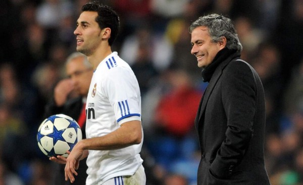 La carta de Mourinho a Arbeloa: 'Es un amigo, no es sólo un jugador para mí'