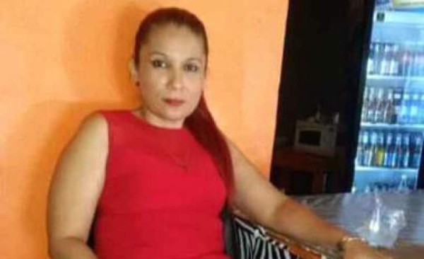 La Policía busca a hombre por muerte de su mujer