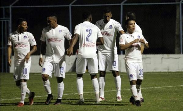 Un golazo de Chirinos dio el triunfo al Olimpia ante Social Sol