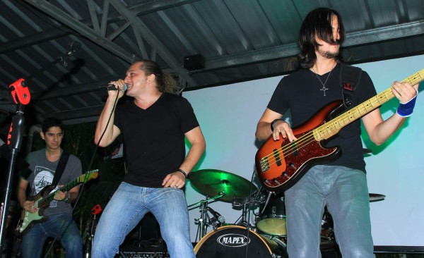 Sampedranos rinden tributo a Gustavo Cerati