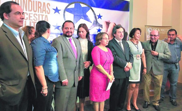 Sociedad civil rechaza que el TSE fiscalice partidos políticos