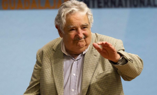 Mujica: 'a los que les gusta el dinero hay que echarlos de política'