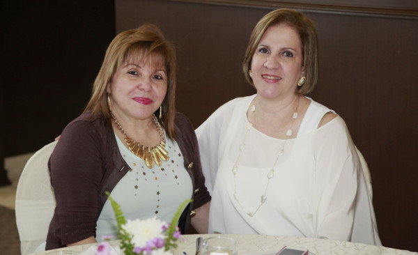 Stephanie Kawas y Arturo Zúniga serán padres