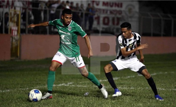 Selvin Guevara ya suda la camiseta del Marathón