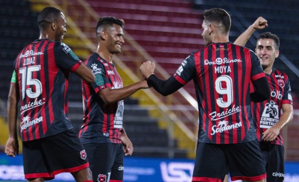 Costa Rica, primer país de América Latina en reanudar su torneo de fútbol