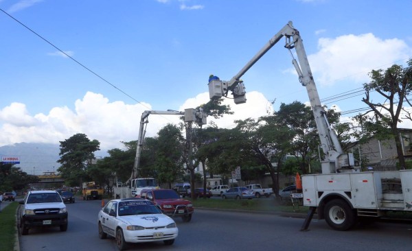 Enee repara daños en el bulevar del este de San Pedro Sula