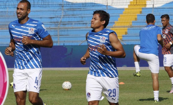 El 'Patón' Mejía entrena separado por sobrepeso en Olimpia