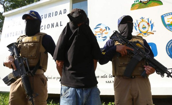 Cae menor de 14 años acusado de extorsión en San Pedro Sula