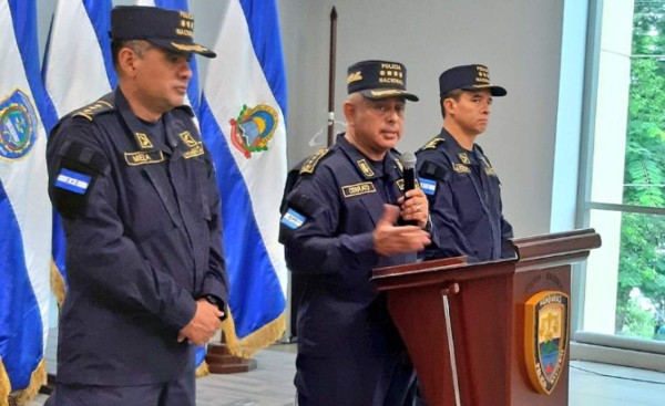 Investigan si hubo 'intervención de terceros” en paro de policías