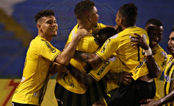 Video: Real España venció al Motagua en partido polémico