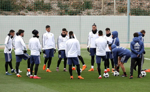 ¿Y Messi? Selección de Argentina entrenó en campo del Real Madrid