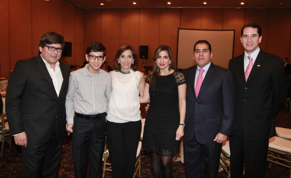 Diunsa reconoce a grandes empleados