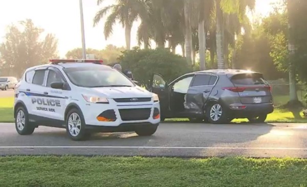 Niña roba auto a su madre y choca en persecución policial