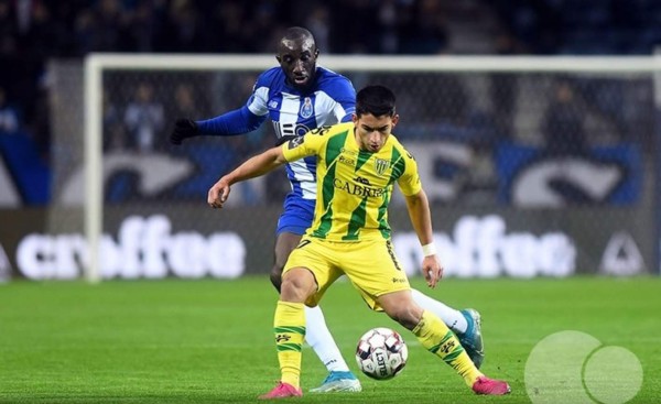 Liga portuguesa volverá el último fin de semana de mayo a puerta cerrada