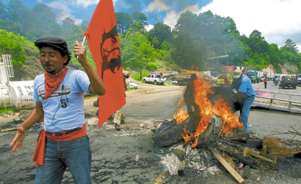 Denuncian que Farc financian turbas