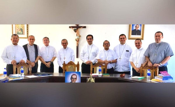 Iglesia de El Salvador rechaza reelección presidencial