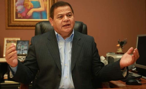 Zelaya: 'No voy a comprar ni gastar L500 en el general”