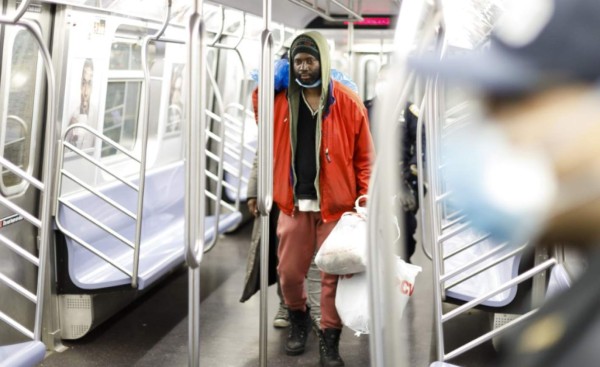 Estados Unidos ordena el uso de mascarilla a todos los viajeros del transporte público