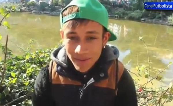 Vídeo: El doble de Neymar causa furor en Barcelona